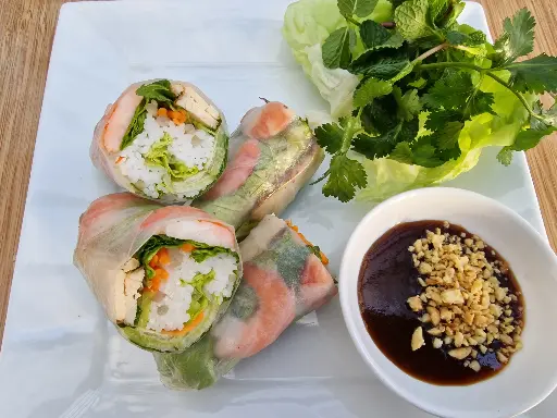 Gỏi Cuốn scampis/poulet (2 pièces)